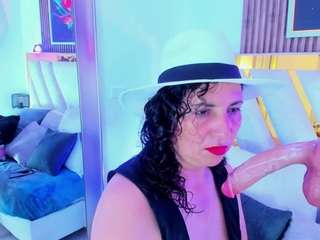 luna-naughty1