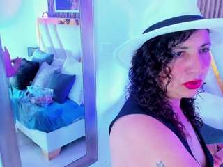 luna-naughty1