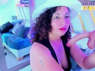 luna-naughty1