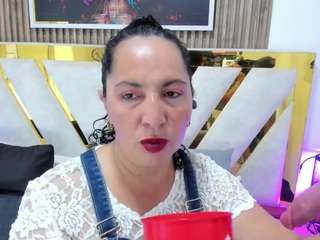 luna-naughty1