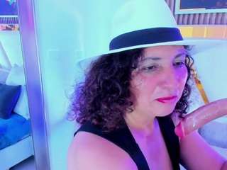luna-naughty1 live webcam show