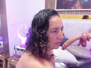 luna-naughty1