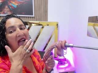 luna-naughty1