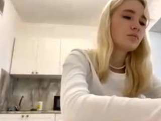 margartwomeldorff's CamSoda show and profile