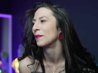 rubyrosa's CamSoda show and profile