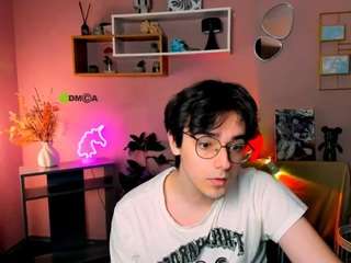 sam-nexor's CamSoda show and profile