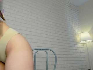 le modèle vernitabelluomini est en webcam porno dans un show sur le site camsoda, il possède les tags suivants: ass,small tits,normal,oil,orgasm,public,pussy,sex toys,sexy,shaved pussy,skinny,solo,no drinking,spank,strip,striptease,tattoos,tease,teen 18,toys