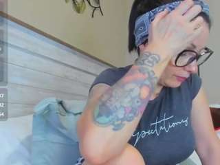 AnnyMilf