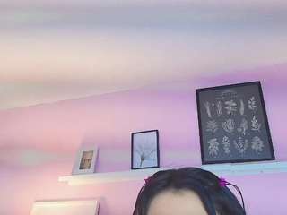  april-tomas chat room