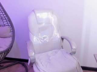baby-sunset's CamSoda show and profile