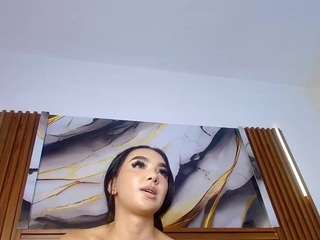 emili-queen2
