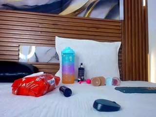 emili-queen2 Live Webcam on CamSoda