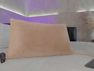 nicolettee1 Live Webcam on CamSoda