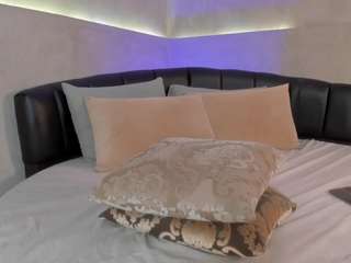 nicolettee1 Live Webcam on CamSoda