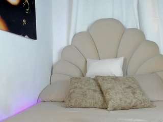 nicolettee1 live webcam show