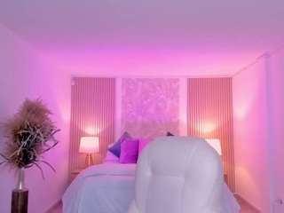 Discover sharick-noir from CamSoda