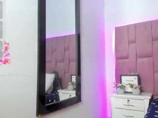 Model ini sedang live sekarang. lyath-vega