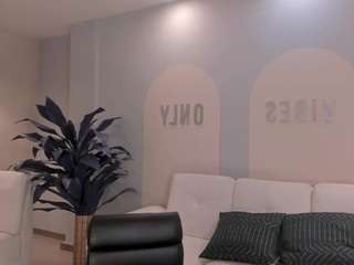 nataliagaret's CamSoda show and profile