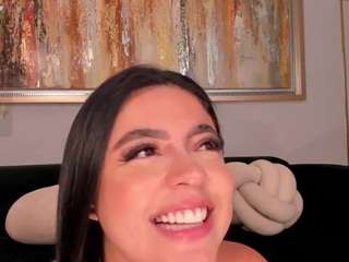 le modèle nataliagaret est en webcam porno dans un show sur le site camsoda, il possède les tags suivants: black hair,brown eyes,cum in pussy,deepthroat,dildo or vibrator,doggy style,no drinking,no smoking,thin,hd,small tits