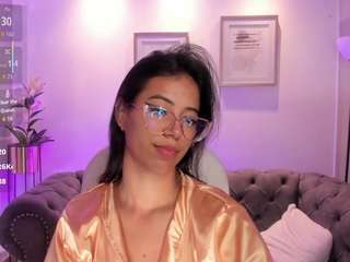 raven-stonee Live Webcam on CamSoda