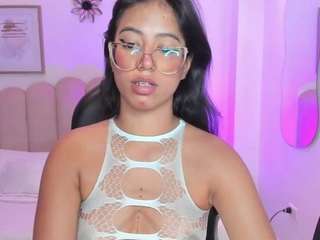 raven-stonee Live Webcam on CamSoda