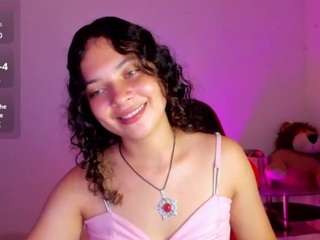 sweetsofialevy Live Webcam on CamSoda