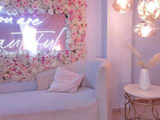 le modèle veronicablue est en webcam porno dans un show sur le site camsoda, il possède les tags suivants: black hair,brown eyes,deepthroat,dirty talk,fingering,handjob,nipple piercings,no drinking,no smoking,skinny,tiny tits,hd