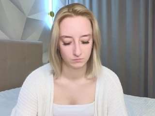 yeah-i-want's CamSoda show and profile