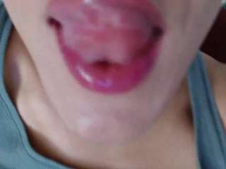 carolinepanky's CamSoda show and profile