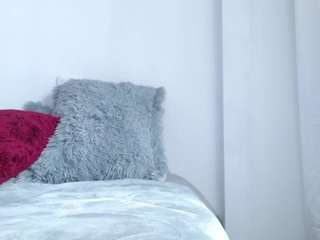 carolinepanky's CamSoda show and profile