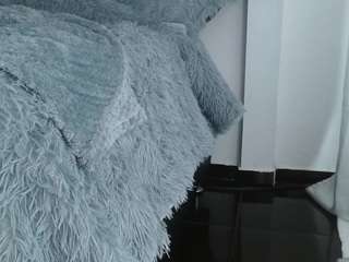 This model is live right now. carolinepanky
