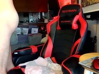 pupscritch's CamSoda show and profile