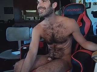 Pupscritch's cam show statistics and live stream
