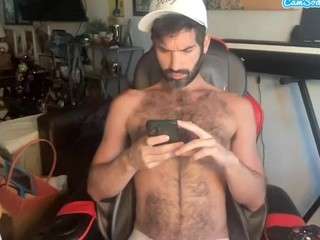 Pupscritch's cam show statistics and live stream
