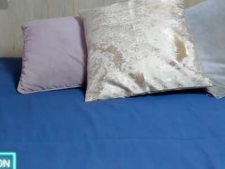 ashly-77 Live Webcam on CamSoda