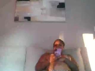 yazzdinero Webcam Model Profile