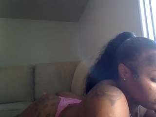 yazzdinero Live Webcam on CamSoda