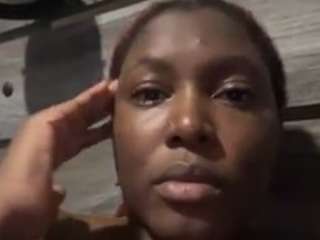 Live webcam model yoursecret1425 on Soda Cams