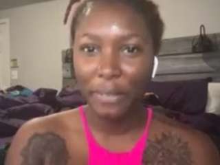 Live webcam model yoursecret1425 on Soda Cams