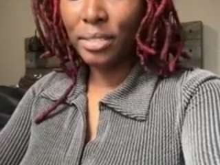 Live webcam model yoursecret1425 on Soda Cams