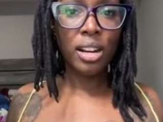 yoursecret1425 webcam model