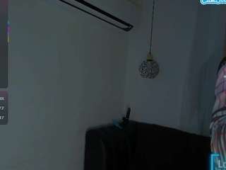 zou-quira Live Webcam on CamSoda