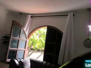  zou-quira chat room