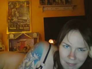 pinkmoonboots Live Webcam on CamSoda