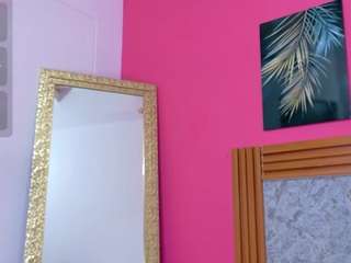 Live webcam model madisson022 on Soda Cams