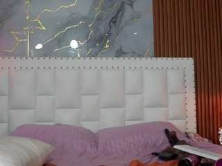 madisson022 live webcam show