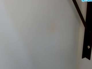 skinnyverus18's CamSoda show and profile