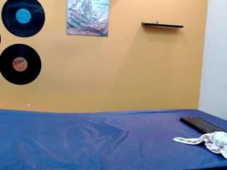 skinnyverus18 live cam profile