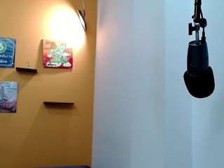 skinnyverus18 live cam profile