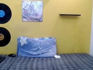 skinnyverus18 live cam profile